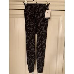 New W/tags NIKE Dri Fit Women’s Black & Gray Training Yoga Pants Extra Small $70